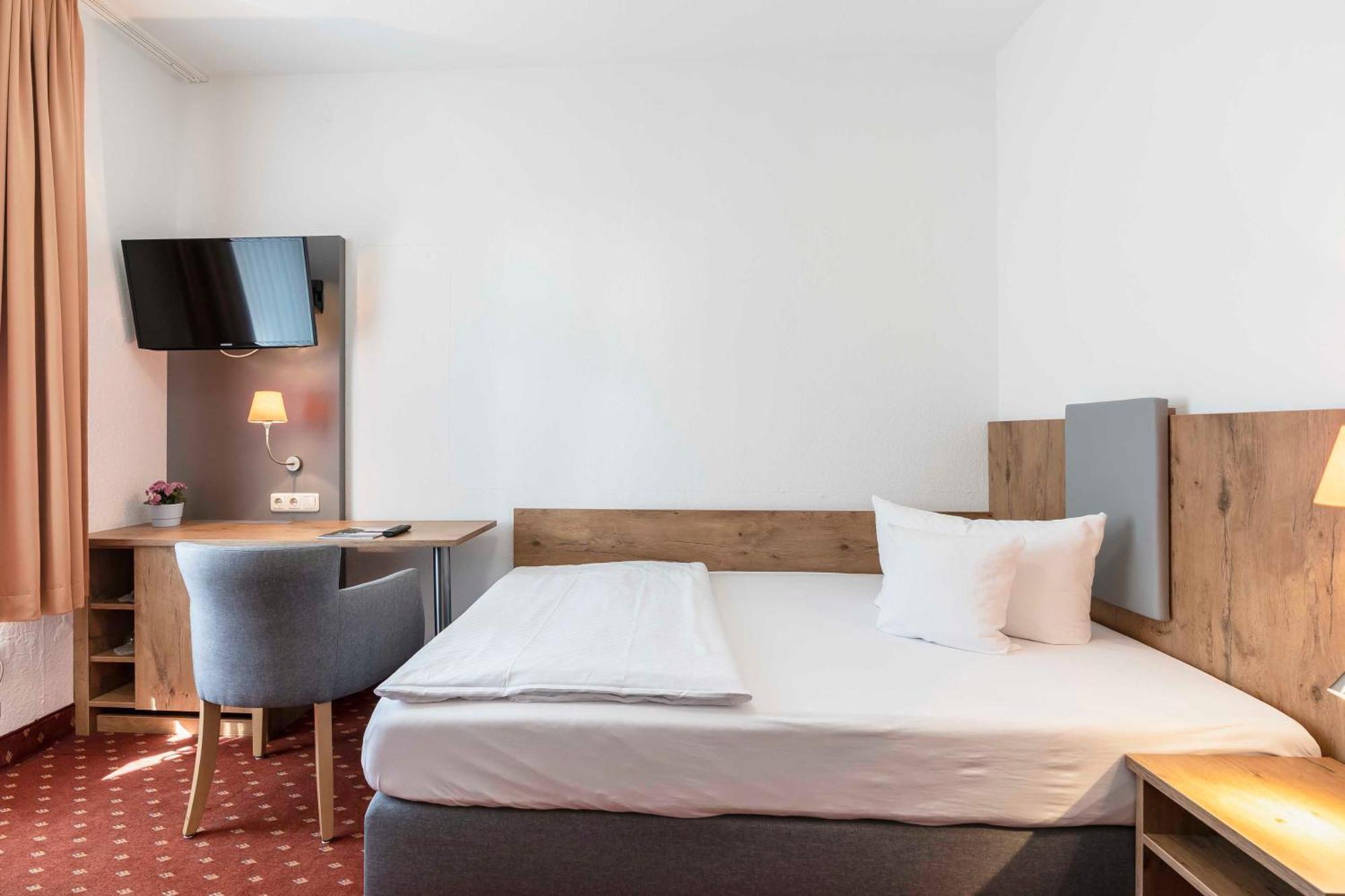 Hotel Markgraf Lehnin Esterno foto